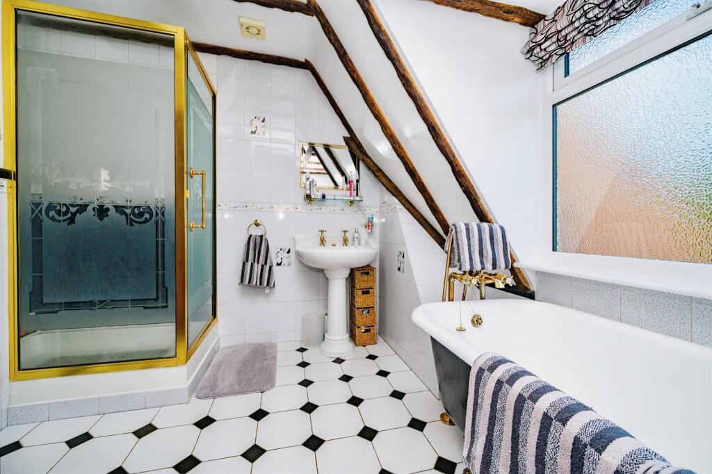 Additional image 15 of Bucknalls Drive, Bricket Wood, St. Albans