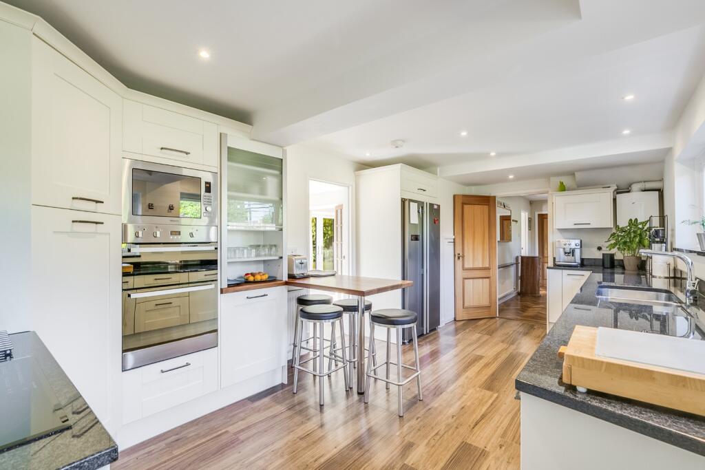 Additional image 10 of Digswell Park Road