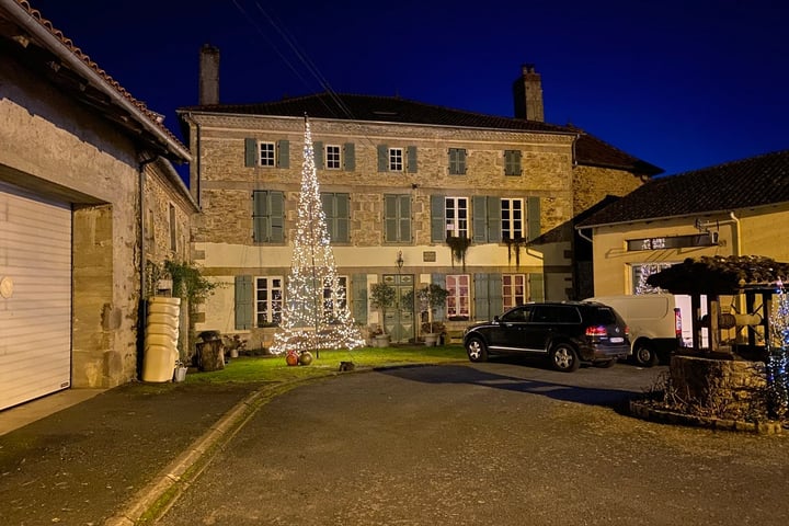 Additional image 3 of Place Léon Roche 5