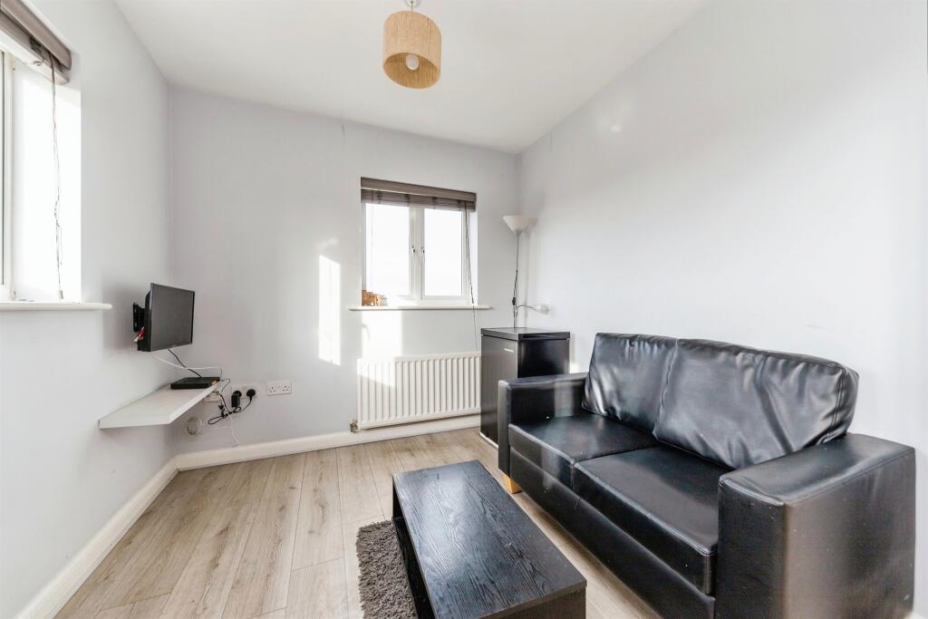 Additional image 2 of Dragon Road, Hatfield