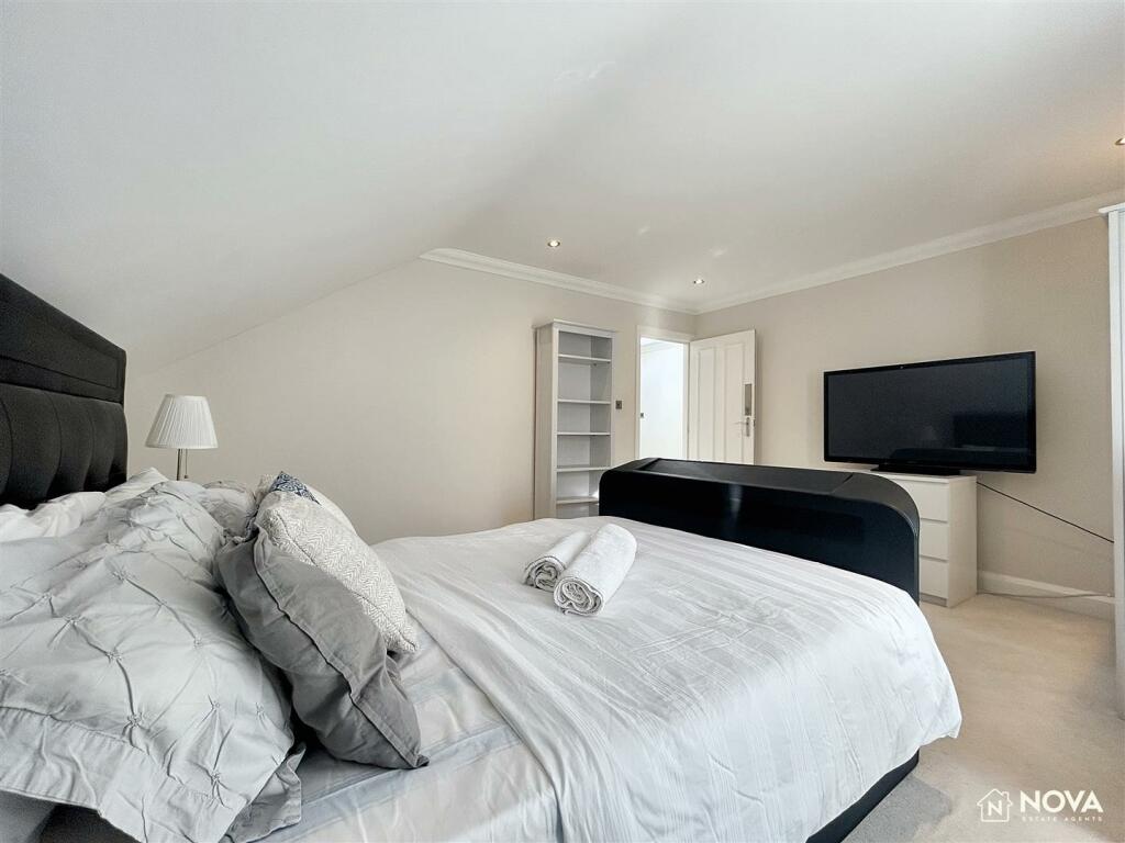Additional image 33 of Ridge Avenue, Harpenden