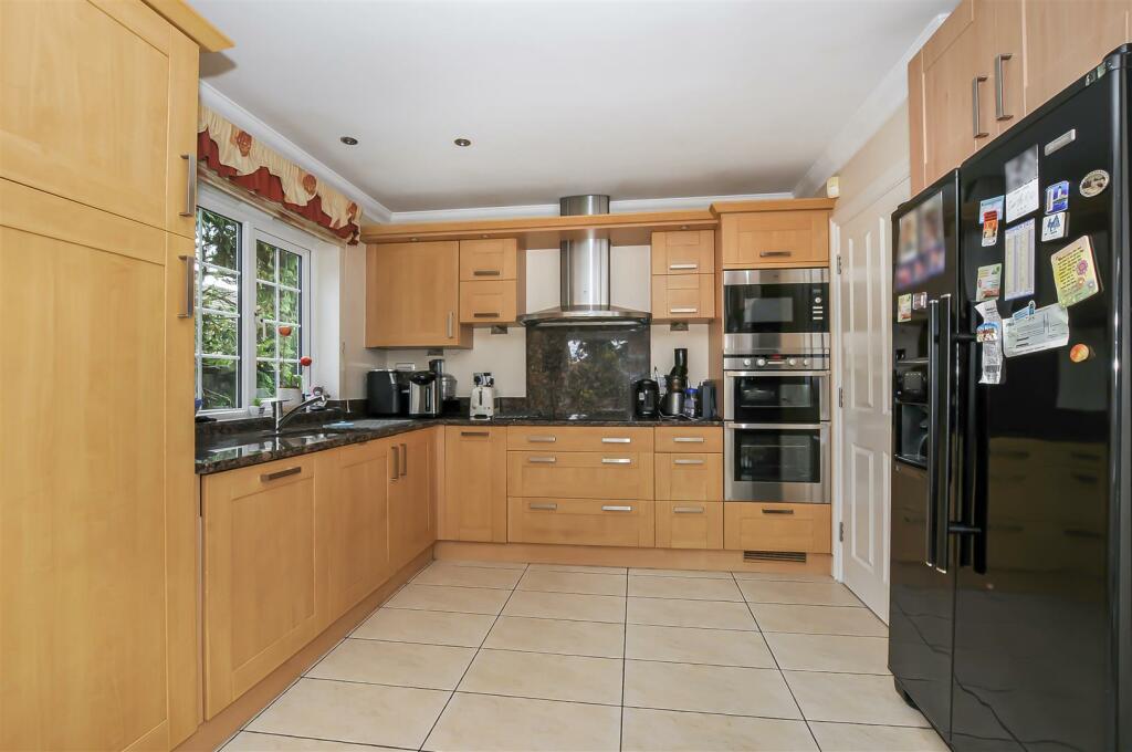 Additional image 4 of Jays Close, Bricket Wood, St. Albans