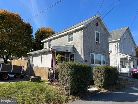 317 Center Alley, Lehighton, PA 18235