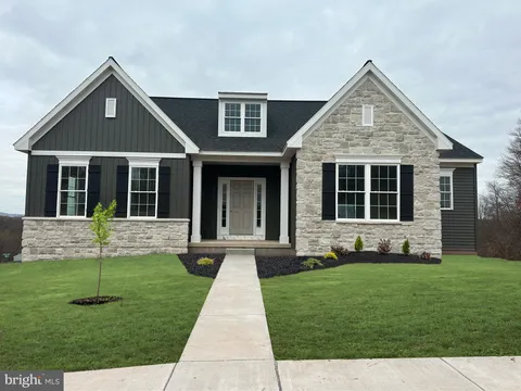 165 Scarlet Oak Drive, Etters, PA 17319