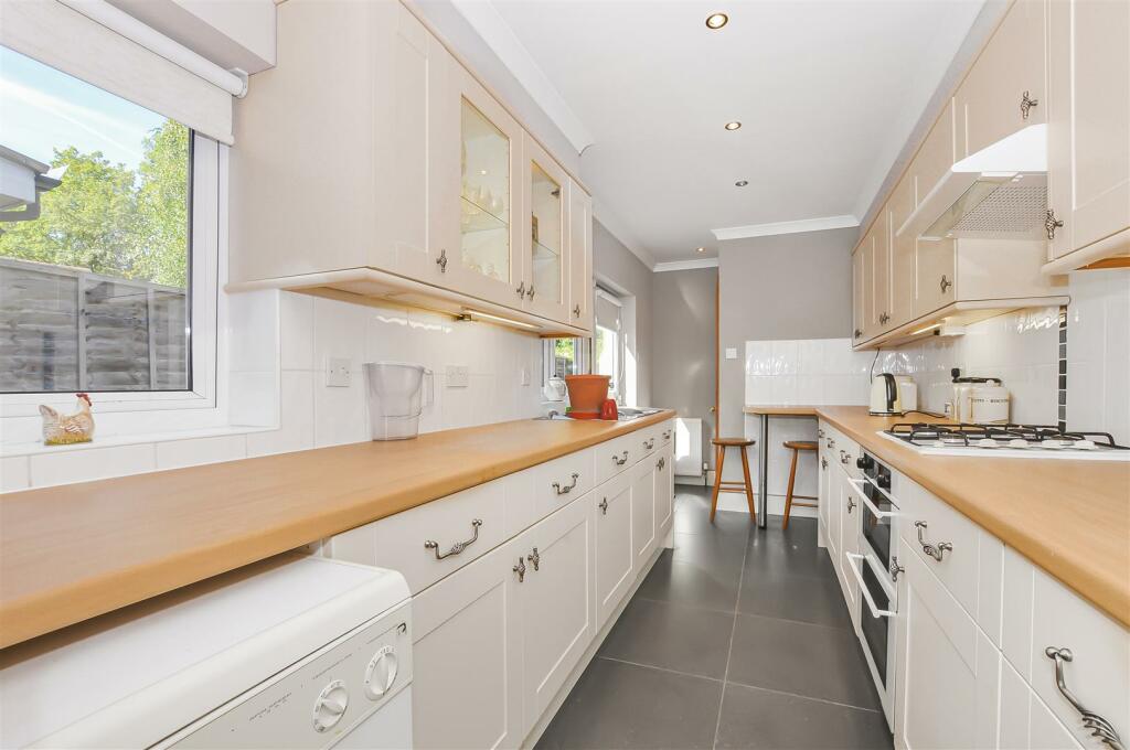 Additional image 5 of 2 Railway Cottages, Station Road, Bricket Wood, St. Albans