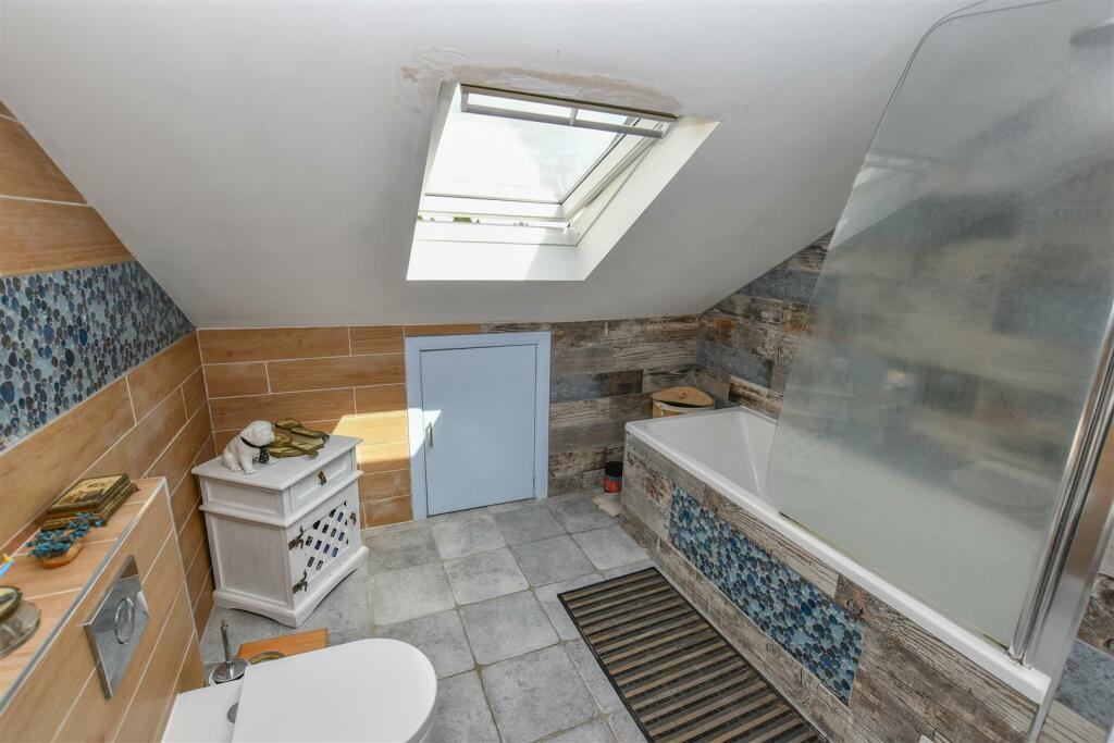 Additional image 15 of Dell Rise, Park Street, St. Albans