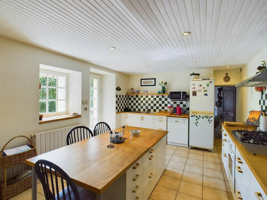 Primary image of Midi-Pyrénées, Tarn, Cahuzac-sur-Vère, France