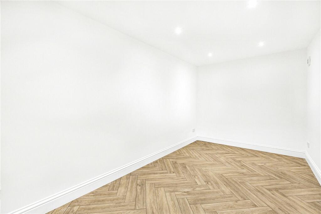 Additional image 24 of Parkway, Welwyn Garden City, Hertfordshire, AL8