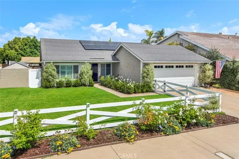 9561 Scotstoun Drive, Huntington Beach, CA 92646