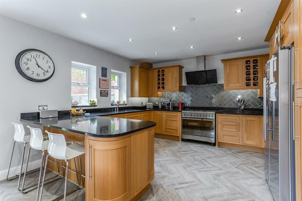 Additional image 13 of Boyes Crescent, Napsbury Park, St Albans