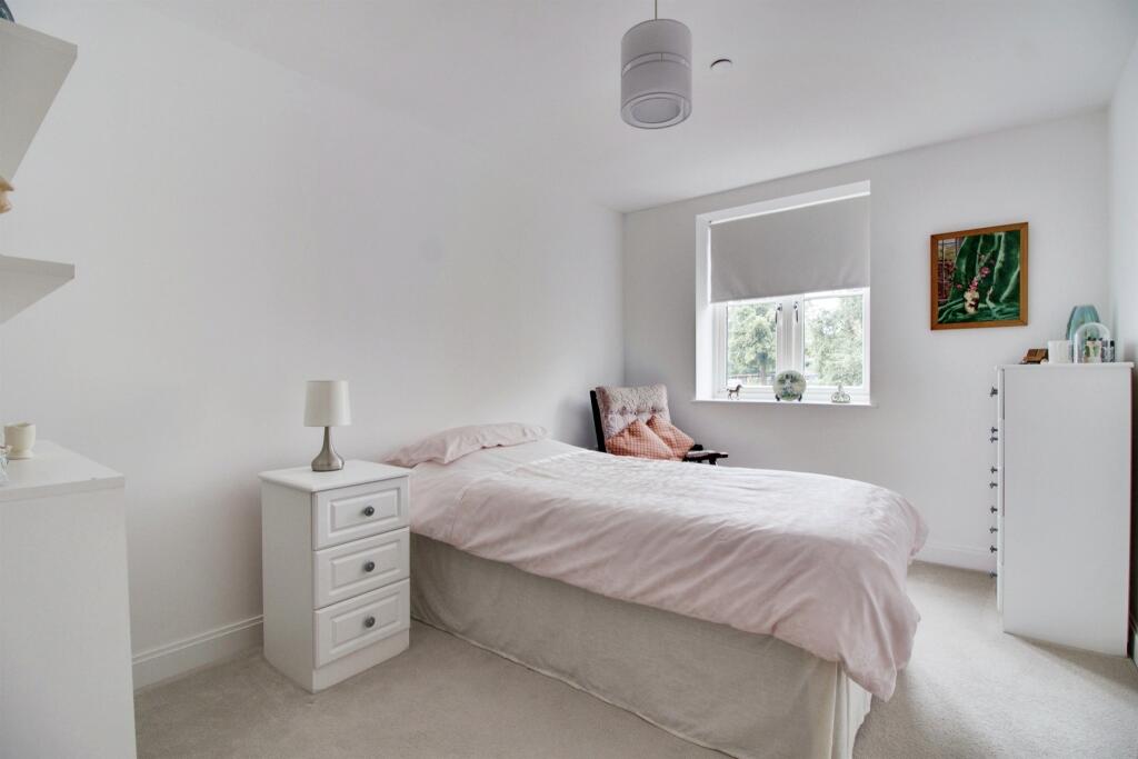 Additional image 10 of Great North Road, Hatfield