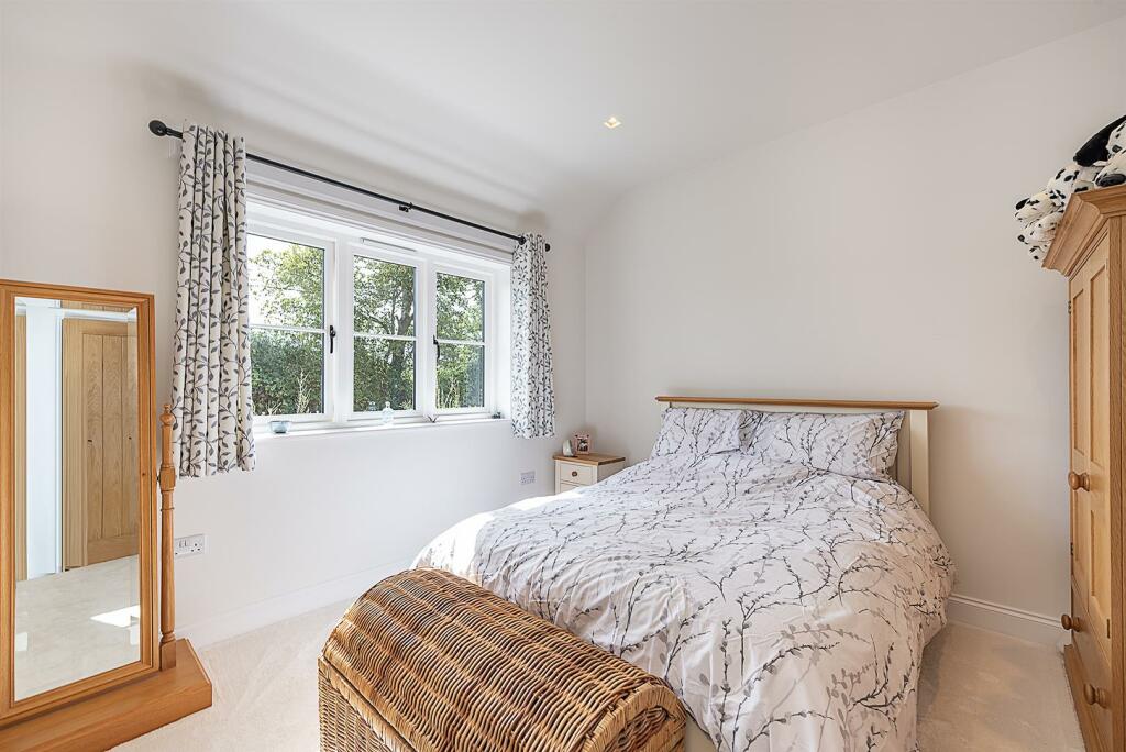 Additional image 6 of Mackerye End, Harpenden
