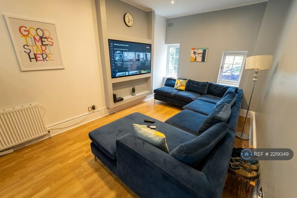 Primary image of Salisbury Road Room 7, Moseley, Birmingham, B13