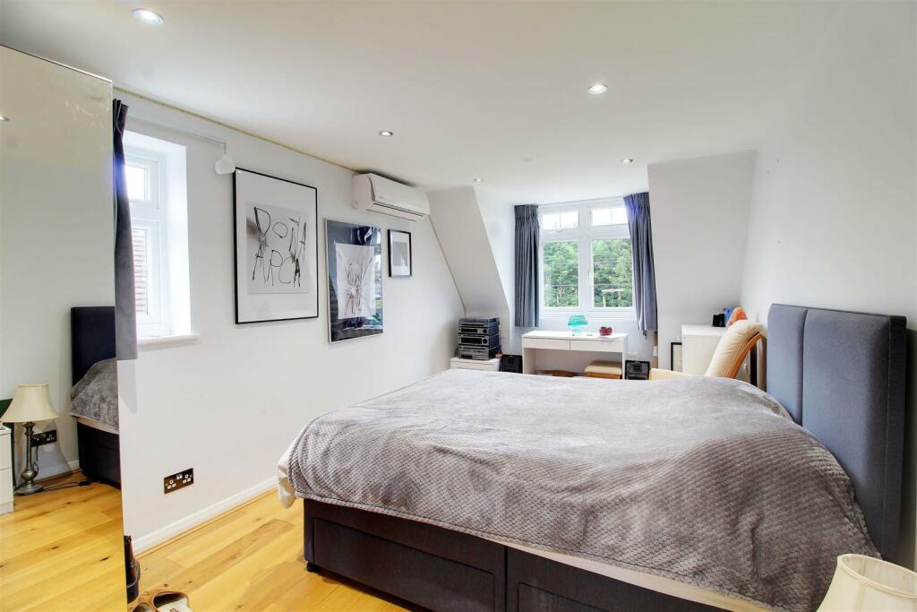 Additional image 17 of Moffats Lane, Brookmans Park,