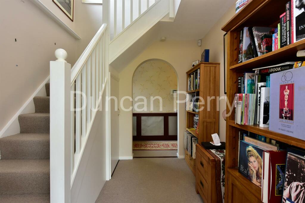Additional image 5 of Skimpans Close, Welham Green