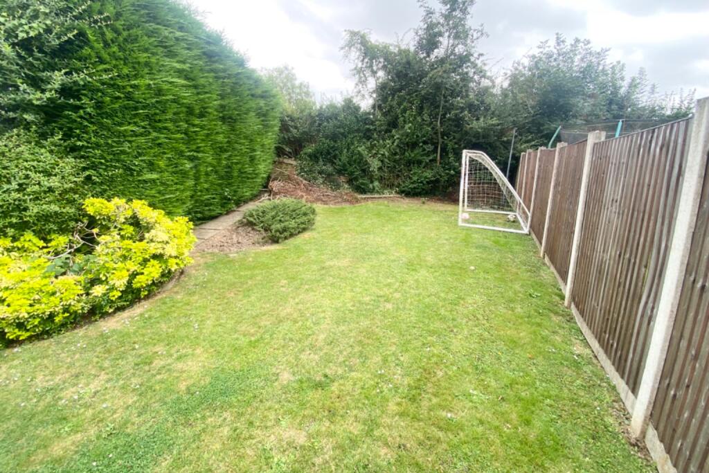 Additional image 13 of Birchwood Way, Park Street, St. Albans, Hertfordshire, AL2