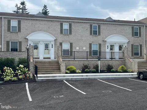 1000 Country Club Road Unit 4, York, PA 17403