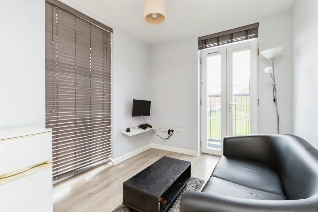 Additional image 2 of Dragon Road, Hatfield