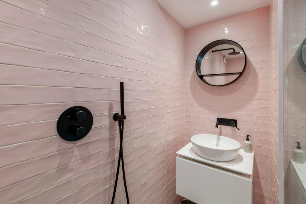 Additional image 12 of Batchwood Drive, St. Albans, Hertfordshire