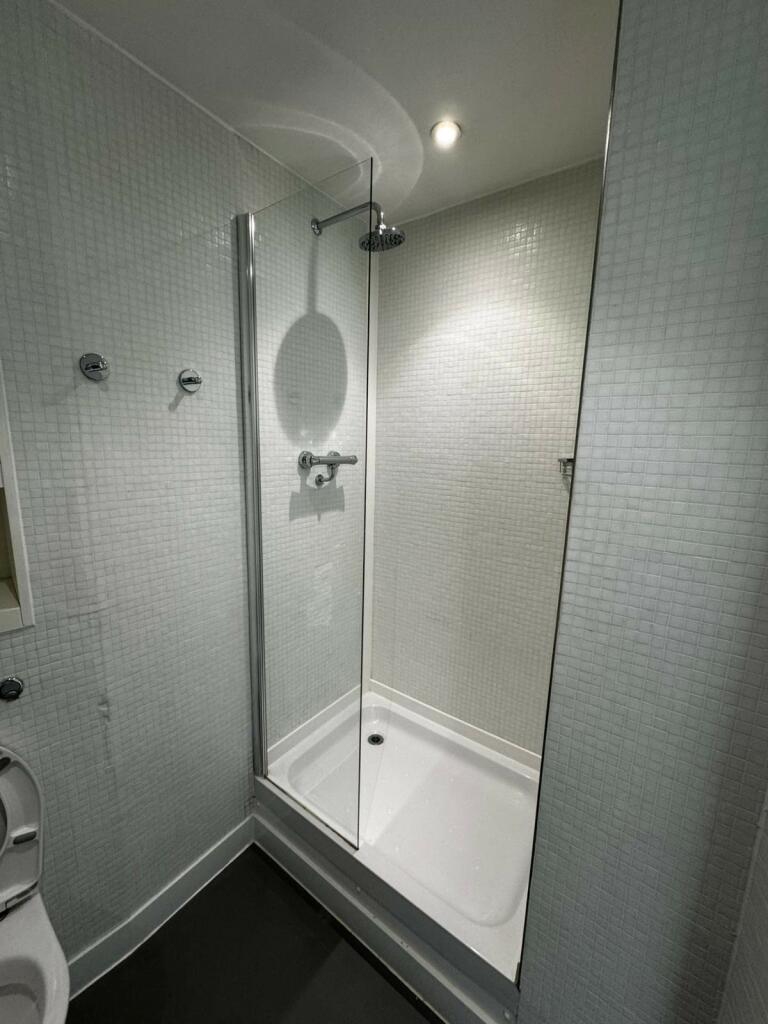 Additional image 10 of Apartment 1711, The Rotunda, 150 New Street, Birmingham B2 4PG