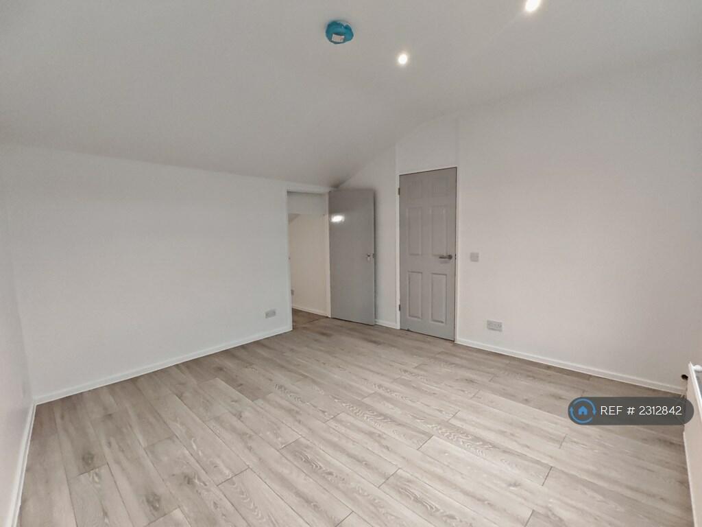 Additional image 21 of Northdown Road, Hatfield, AL10