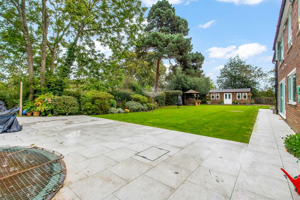 Additional image 25 of Ramsey Close, Brookmans Park, Herts