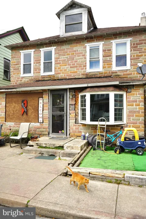 17 W Ohio Street, McClure, PA 17841