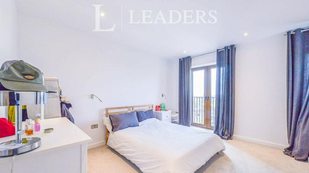 Additional image 5 of Ziggurat House