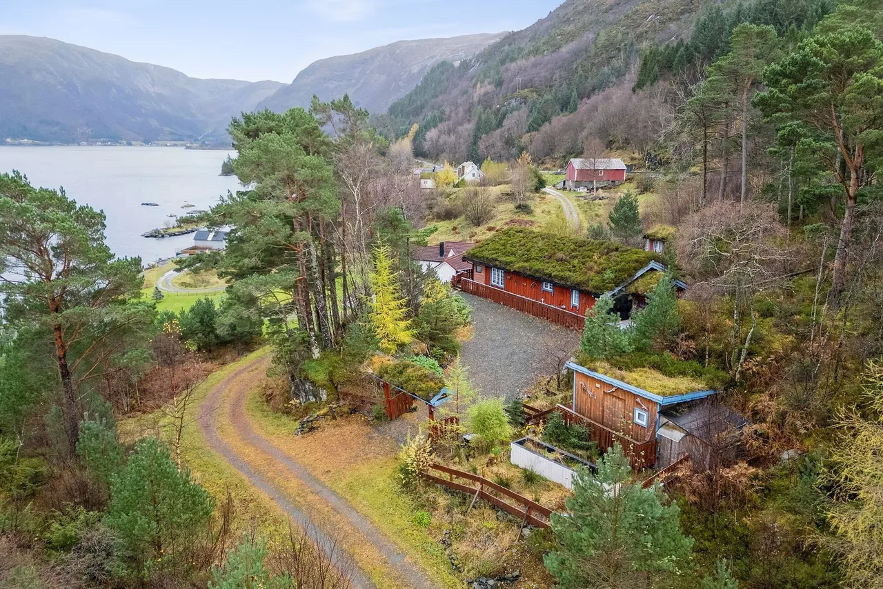 Primary image of Seljevegen 975, 6717 Flatraket