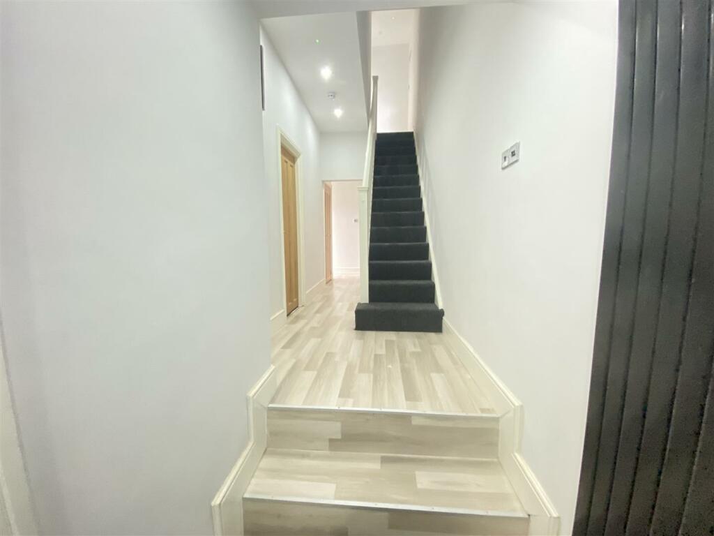 Additional image 14 of Midland Metropolitan University Hospital Five Bedroom for NHS