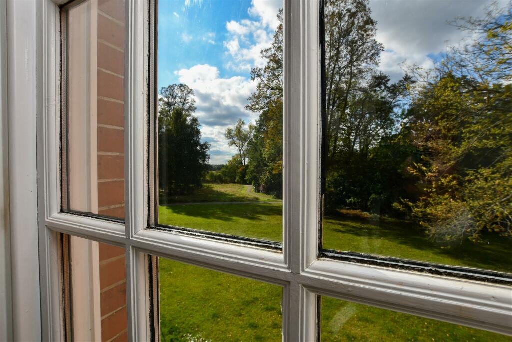 Additional image 7 of Beningfield Drive, Napsbury Park, St. Albans, AL2