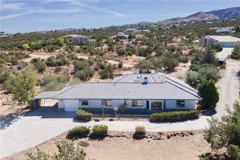 1074 Tamarack Road, Pinon Hills, CA 92372