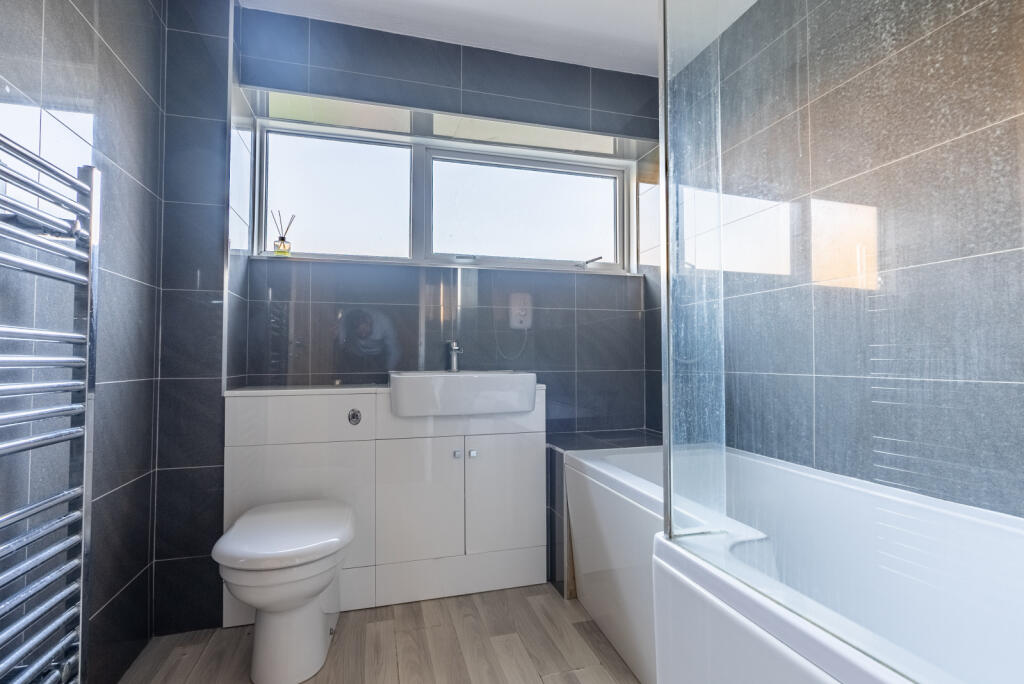 Additional image 10 of Willow Way, Harpenden, Herts, AL5