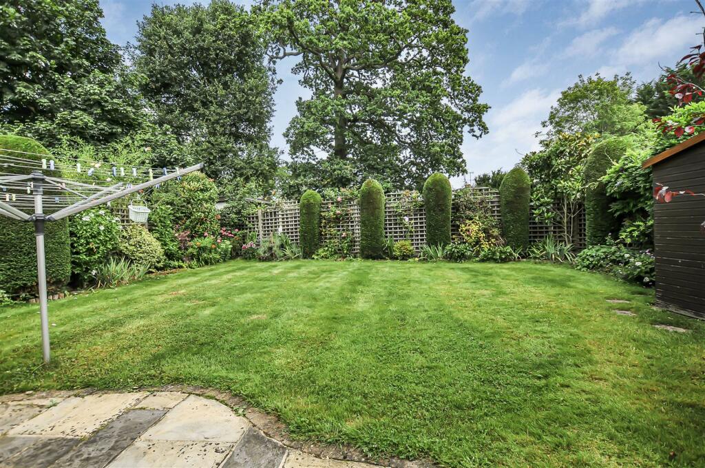 Additional image 11 of Jays Close, Bricket Wood, St. Albans