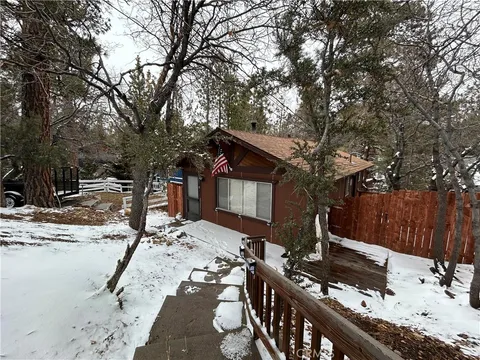 191 Santa Barbara Avenue, Sugarloaf, CA 92386