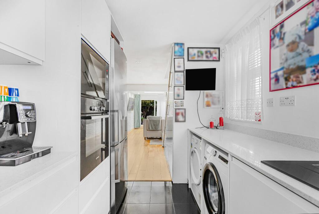 Additional image 7 of Vincenzo Close, Welham Green, AL9