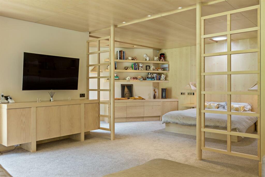 Additional image 27 of Pondwicks Close, St.Albans