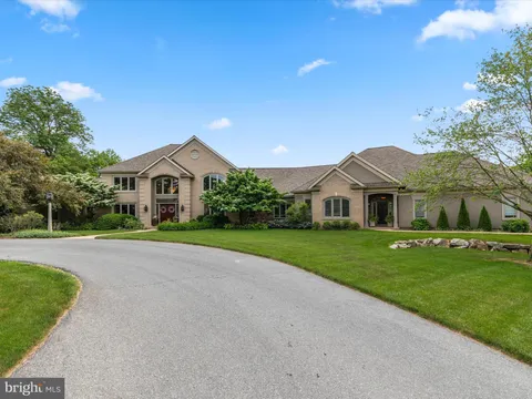Primary image of 275 Edgemere Drive, Lancaster, PA 17601