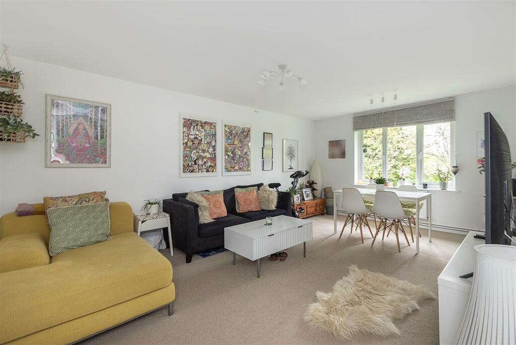 Additional image 9 of Douglas Road, Harpenden