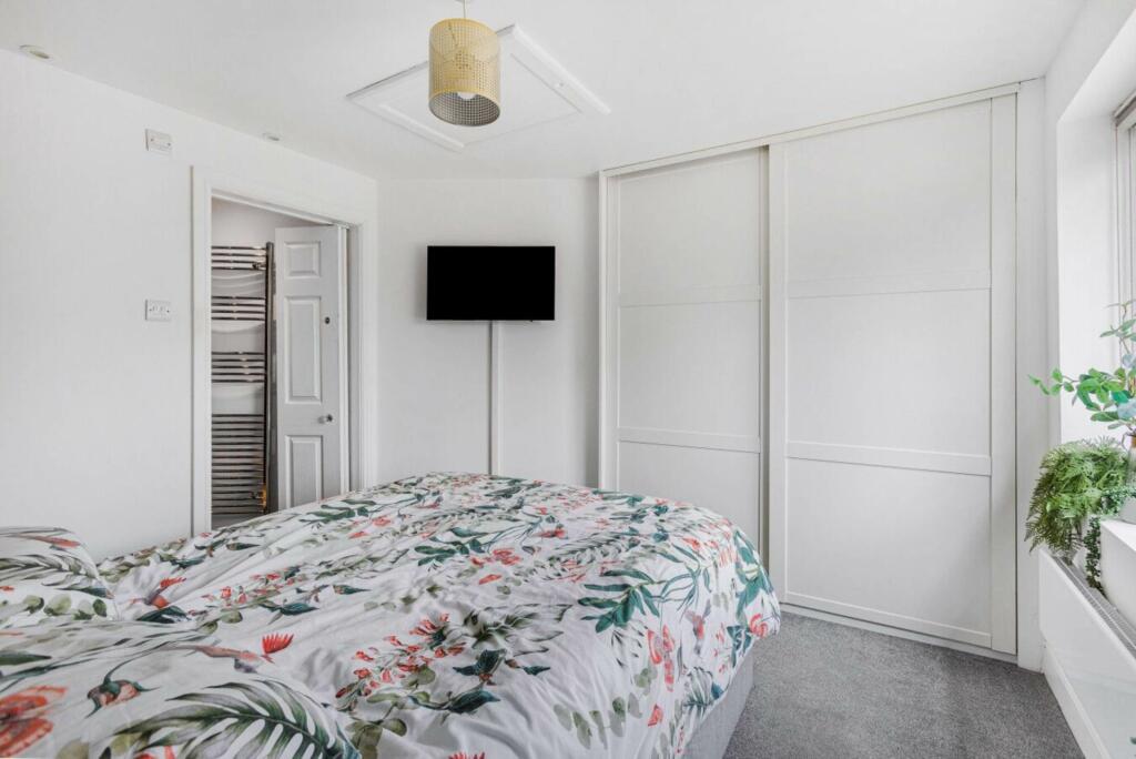 Additional image 6 of Puttocks Drive, Welham Green