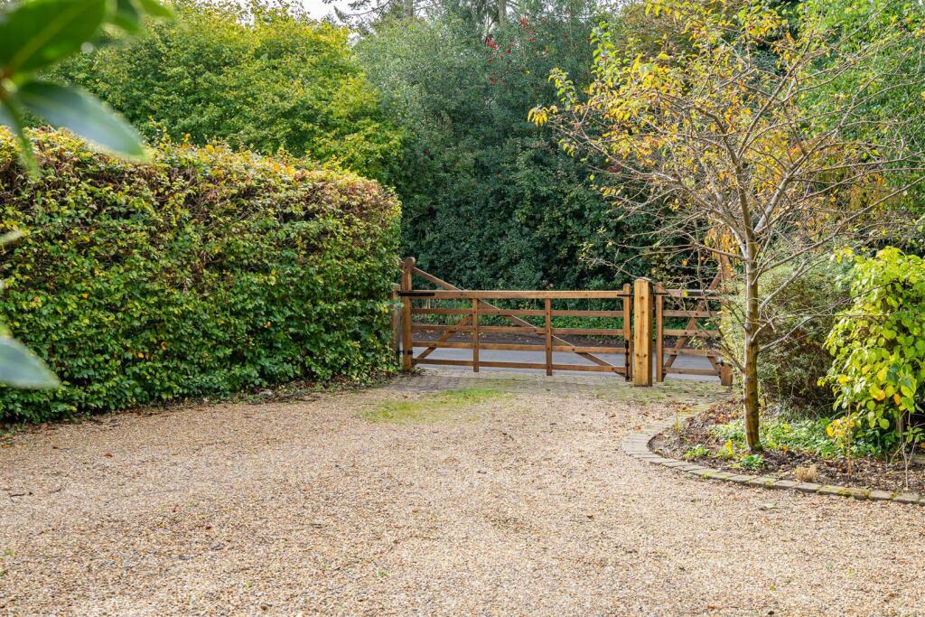 Additional image 18 of Pottersheath Road, Welwyn