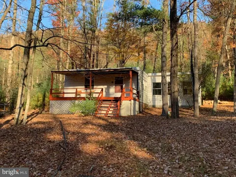 1801 New Lancaster Valley Road, Milroy, PA 17063