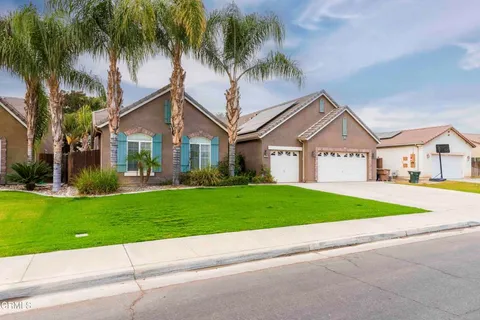 Primary image of 11510 Regarse Drive, Bakersfield, CA 93311