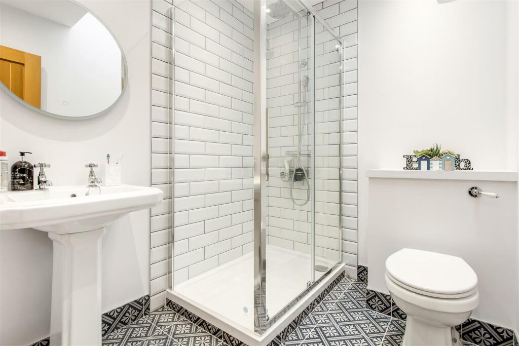 Additional image 16 of Ramsey Close, Brookmans Park, Herts