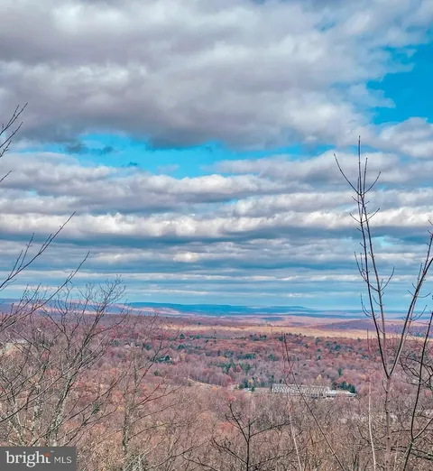 244 High Pass Way, Tannersville, PA 18372