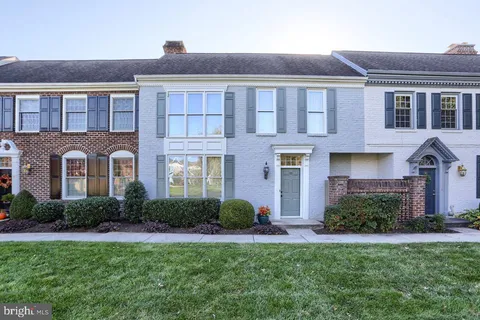 53 Devonshire Square, Mechanicsburg, PA 17050
