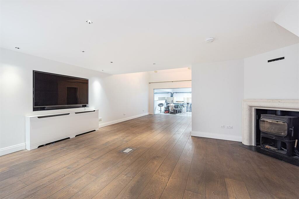 Additional image 9 of Burston Drive, Park Street, St. Albans