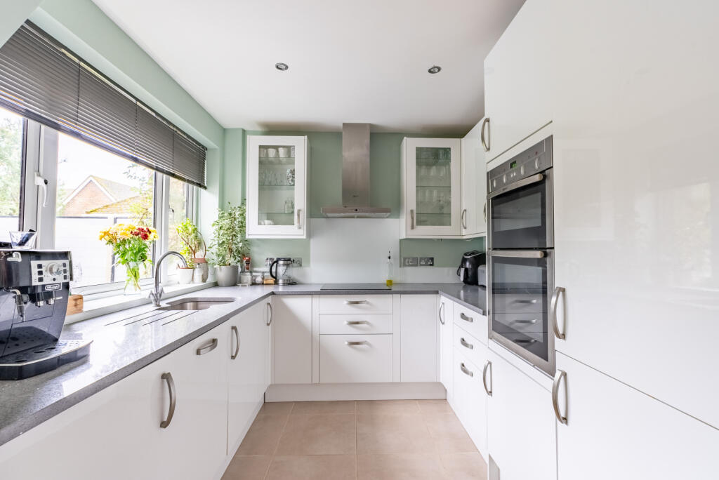 Additional image 7 of Penn Road, Park Street, St. Albans, Hertfordshire, AL2