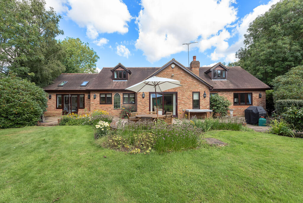 Additional image 26 of Holly Lane, Harpenden, AL5