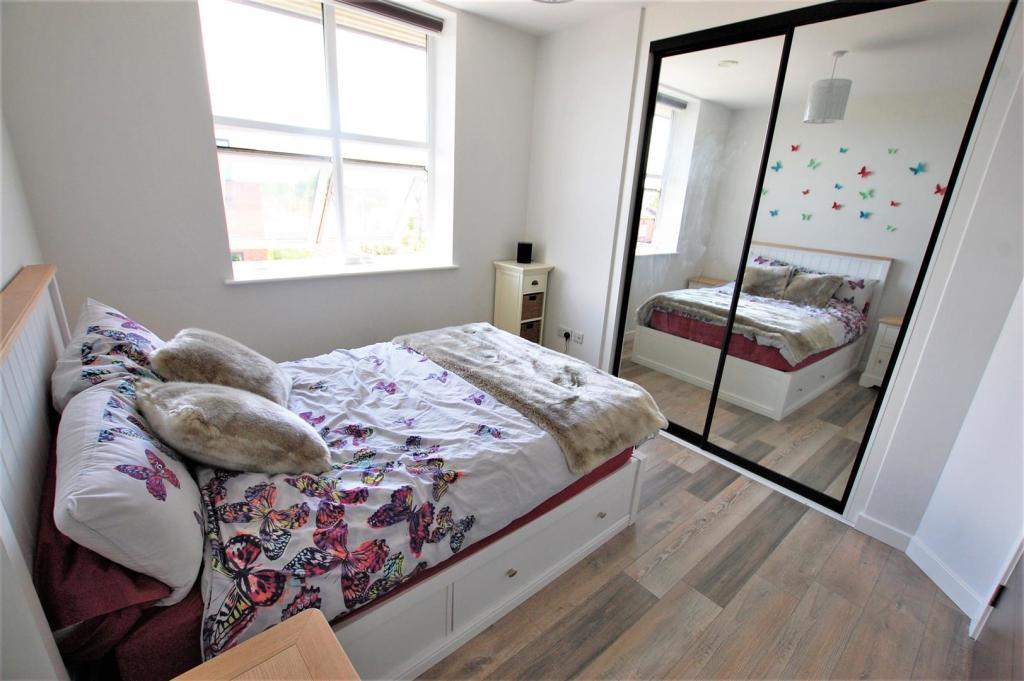 Additional image 9 of Great North Road, Hatfield